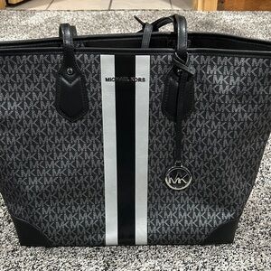 Michael Kors Black and White women’s Tote